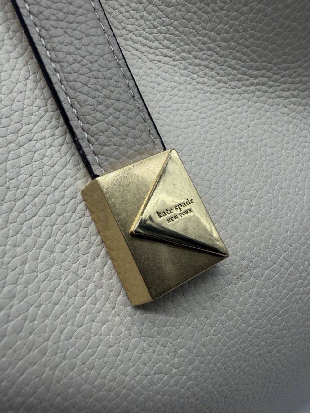 KATE SPADE NY Deco pebbled leather colorblock medium shoulder bag - Cashew milk - Picture 9 of 13